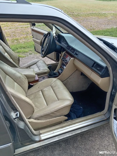 Mercedes-Benz 300 1992, kuva 3/7