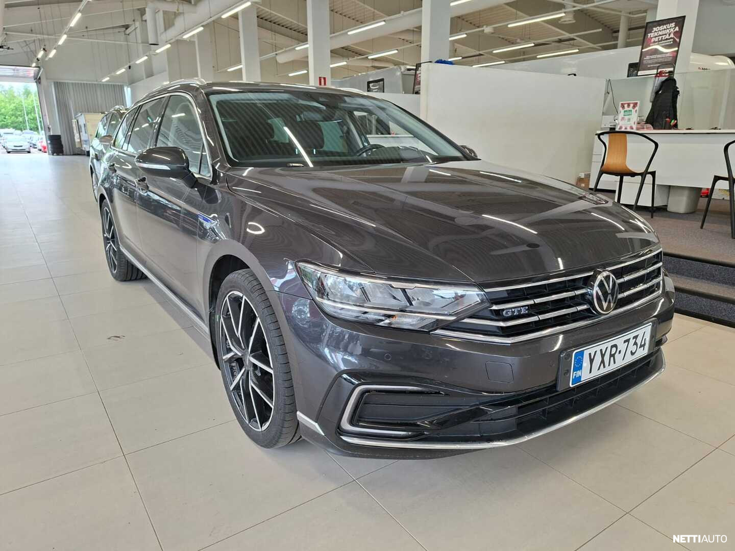 Volkswagen Passat Variant GTE Plug-In Hybrid 160 kW DSG-automaatti