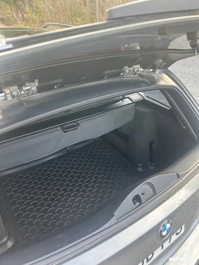 BMW 325 2010, photo 6/12