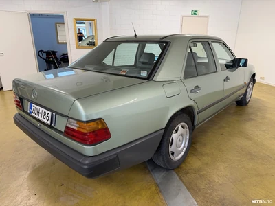 Mercedes-Benz E 300 W124 3,0 Automaatti 1987, photo 3/19