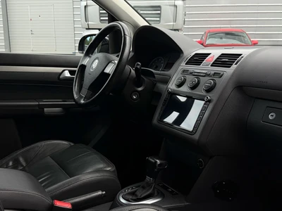 Volkswagen Touran 2009, photo 5/20