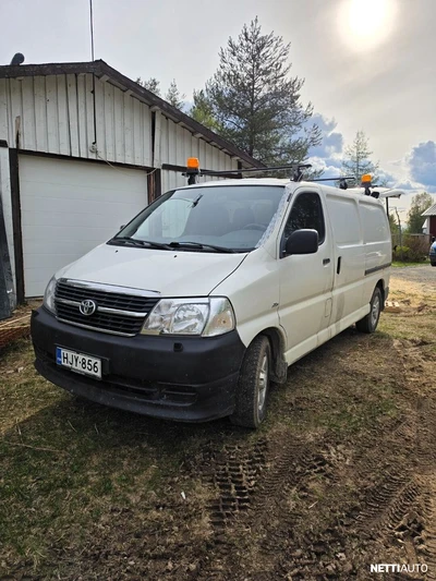 Toyota Hiace 2,5 D-4D 117 5ov 4WD pitkä 2009, photo 2/11