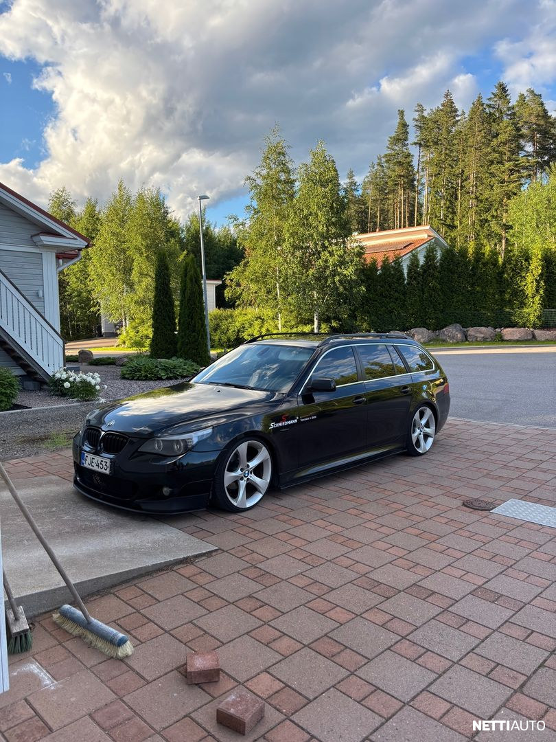 BMW 525