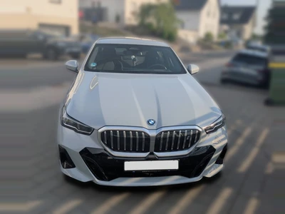 BMW i5 G60 eDrive40 M Sport 2024, kuva 4/24