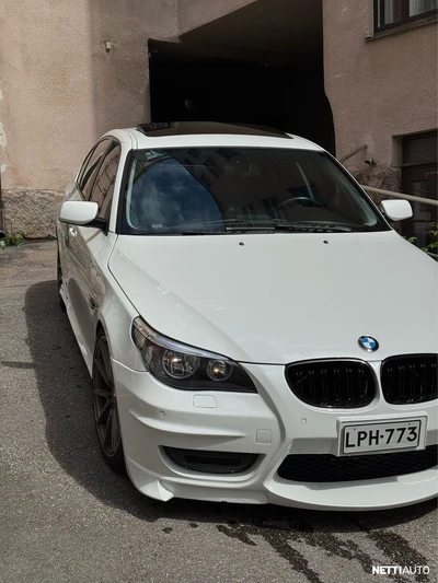 BMW 545 i 2004, kuva 5/24