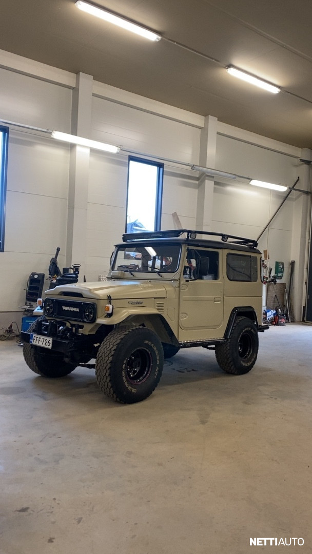Toyota Land Cruiser