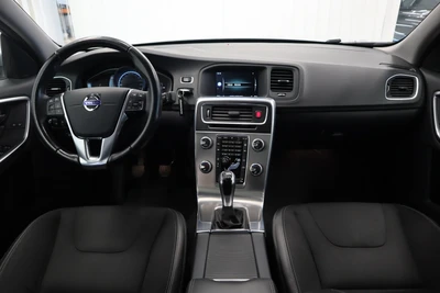 Volvo S60 T4 Momentum 2015, photo 7/20