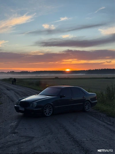 Mercedes-Benz E 320 CDI Elegance 1999, kuva 1/10