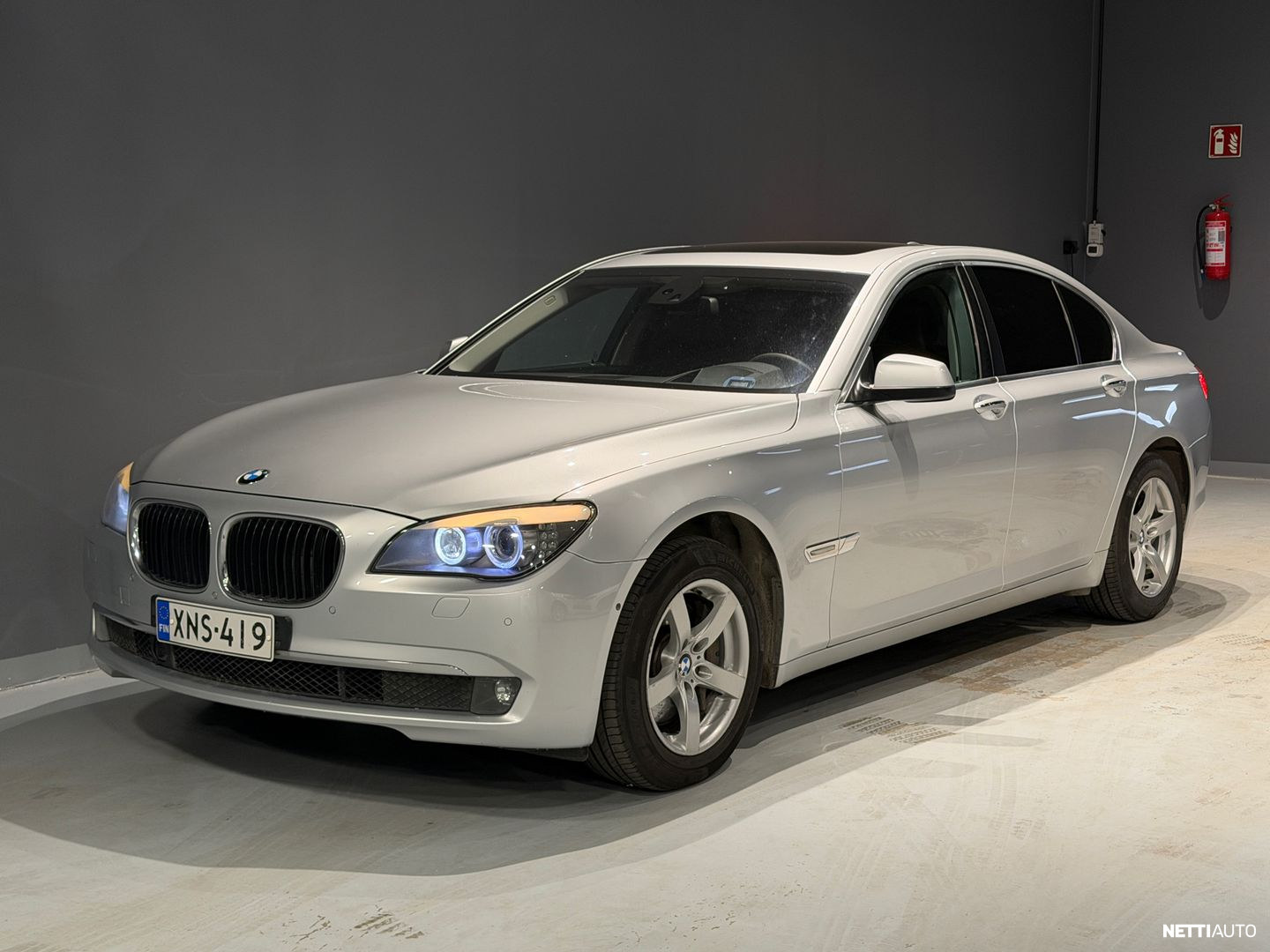 BMW 730