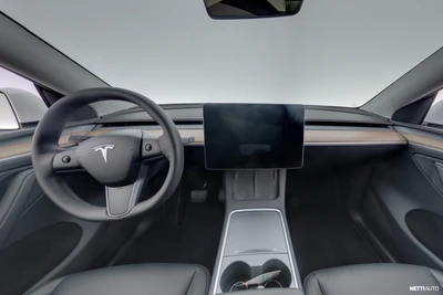Tesla Model Y Long Range 2022, photo 7/22