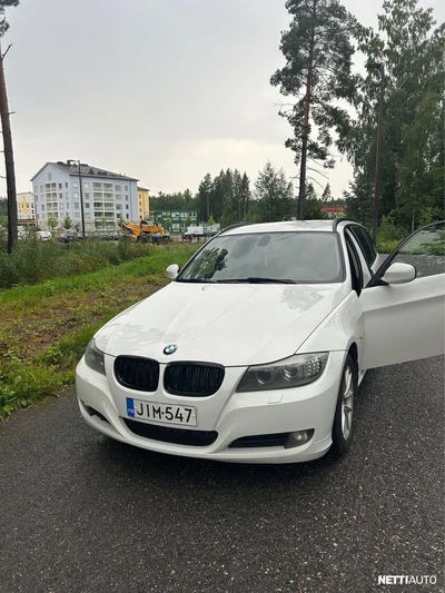 BMW 318 A E91 Touring Business Comfort 2011, kuva 8/8