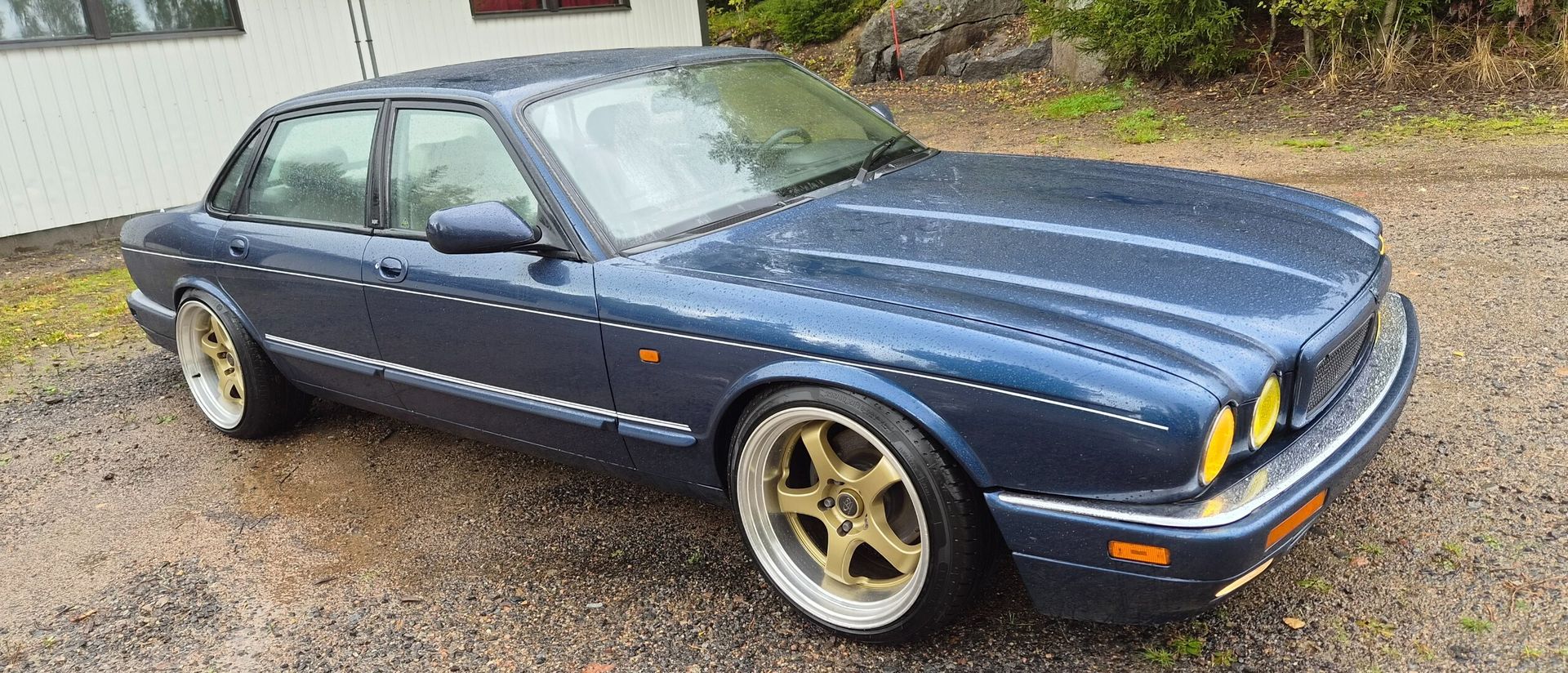 Jaguar XJR