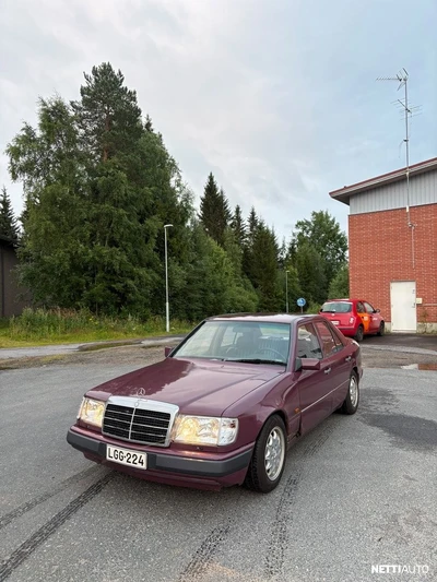Mercedes-Benz 300 1986, photo 2/21