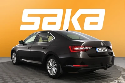 Skoda Superb 2017, photo 5/38