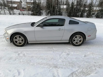 Ford Mustang 2013, kuva 3/7