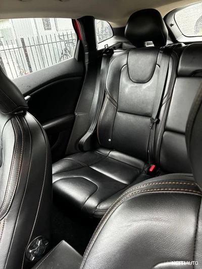 Volvo V40 Cross Country 2018, kuva 3/10