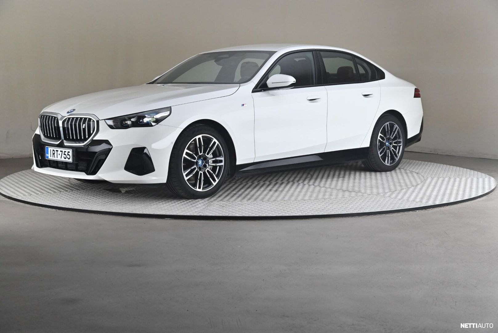 BMW i5