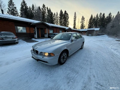 BMW 520 i 2003, photo 2/18