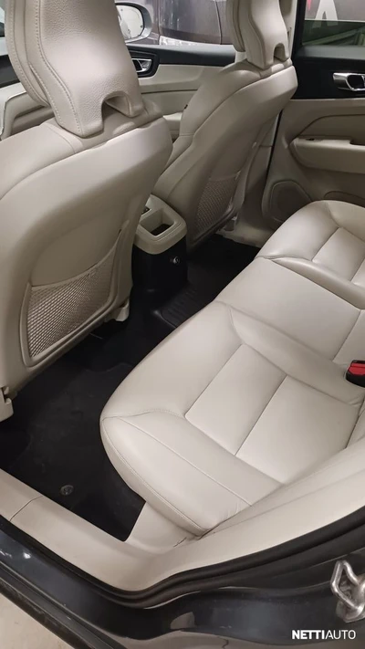 Volvo XC60 T8 AWD Inscription aut 2019, photo 7/15