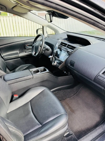 Toyota Prius+ Active 2019, photo 6/16