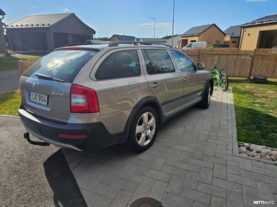 Skoda Octavia Combi 1,8 TSI 4X4 Scout 2010, kuva 4/12