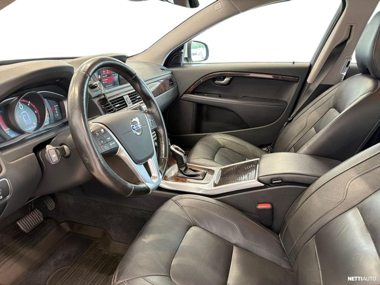 Volvo V70 2015, photo 7/25