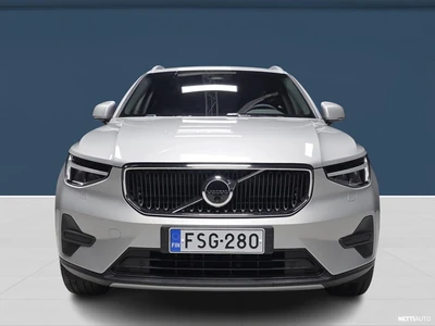 Volvo XC40 2025, photo 2/16
