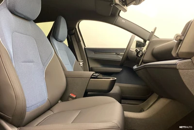 Volvo EX30 P8 AWD Plus Black Edition 2027, photo 7/17
