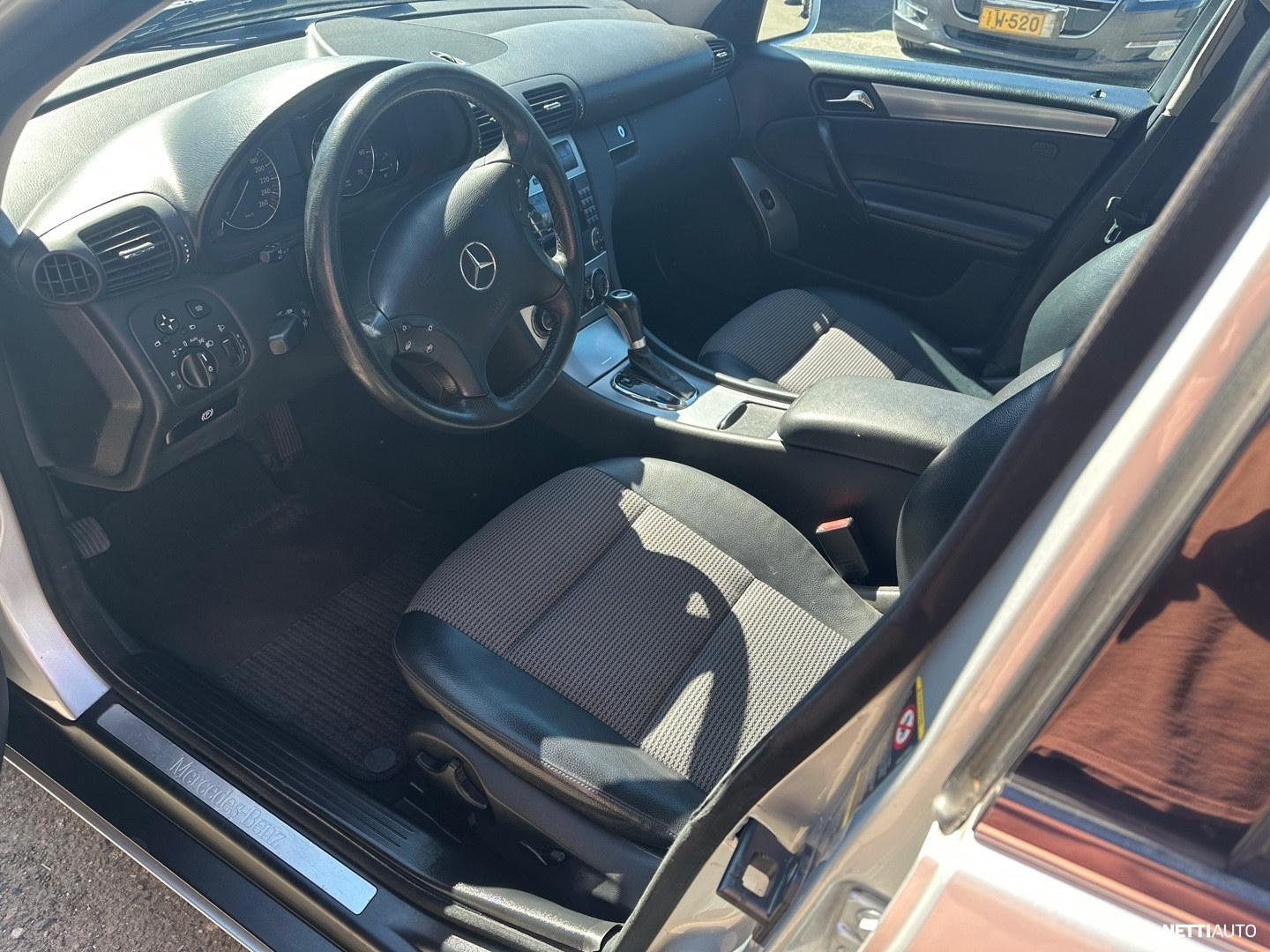 Mercedes-Benz C 230 2007, photo 3/14
