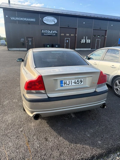 Volvo S60 2001, photo 3/3