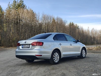 Volkswagen Jetta 2013, kuva 5/10