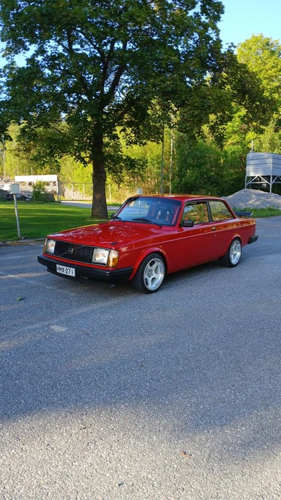 Volvo 242 1981, kuva 1/9
