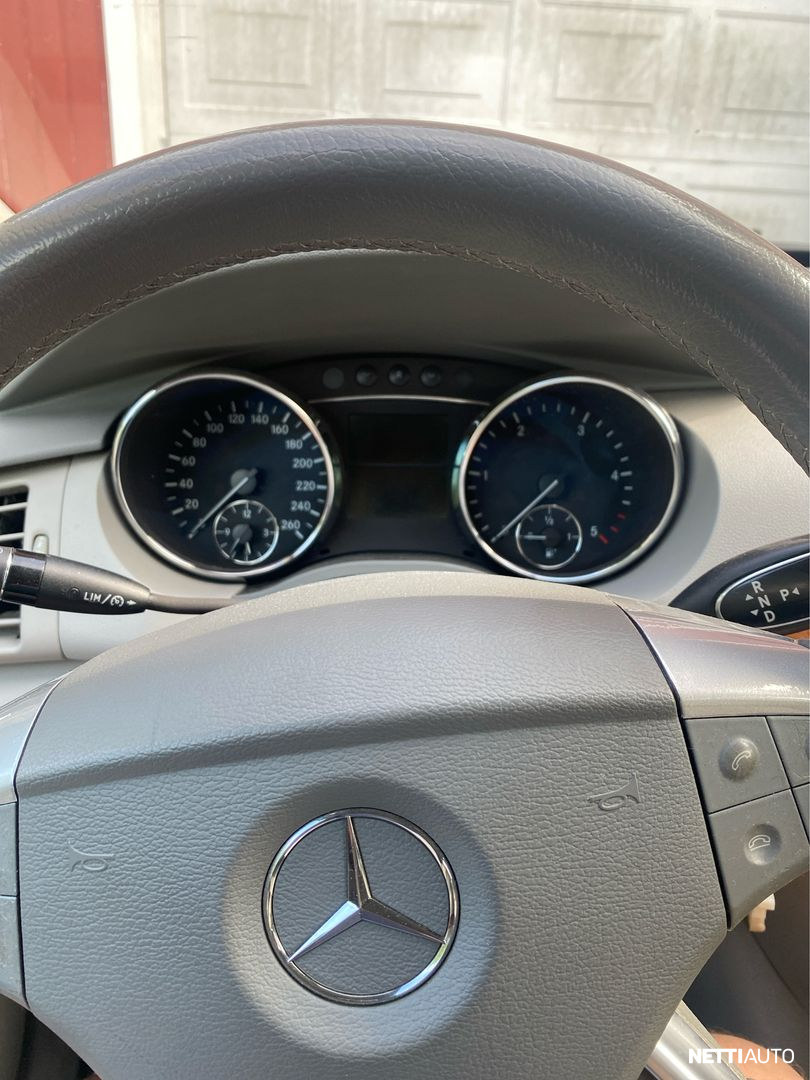 Mercedes-Benz R