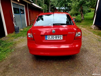 Skoda Octavia 1,6 TDI CR DPF Elegance 2010, photo 5/33