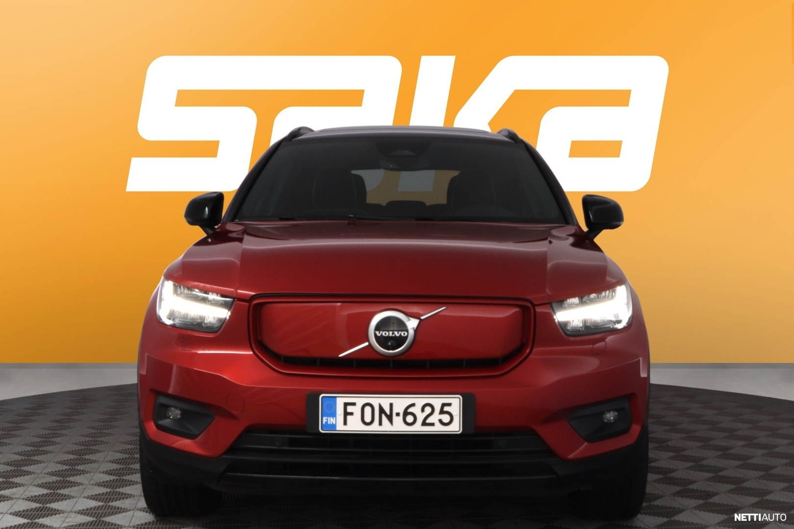Volvo XC40 2021, photo 2/45
