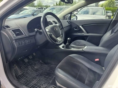 Toyota Avensis 2,0 D-4D DPF Active Wagon 2013, kuva 6/10