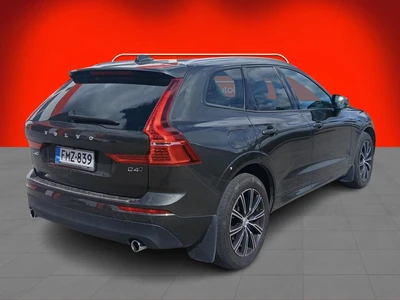 Volvo XC60 D4 AWD Momentum aut 2017, photo 3/4