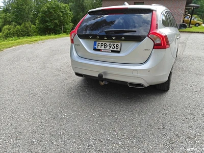 Volvo V60 2016, photo 4/12