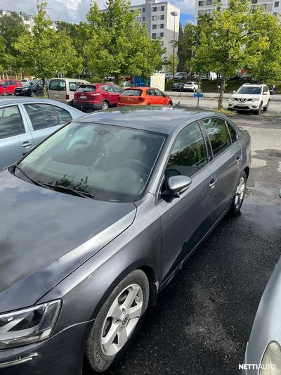 Volkswagen Jetta 2012, kuva 4/10