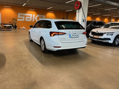 Skoda Octavia 2021, photo 5/10