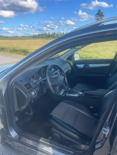 Mercedes-Benz C 220 CDI BE T 2010, kuva 7/11