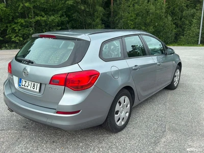 Opel Astra 2011, kuva 4/10