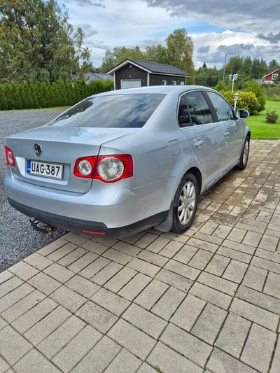 Volkswagen Jetta 2008, kuva 3/24