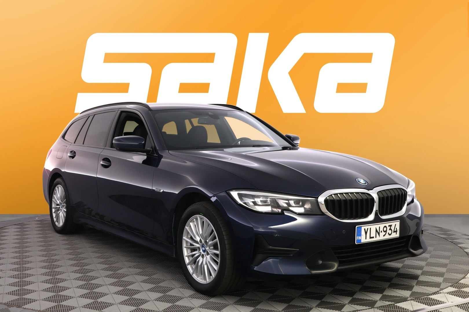 BMW 320