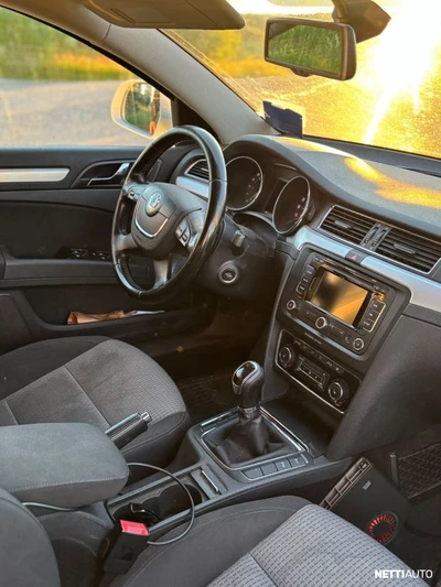 Skoda Superb 2012, kuva 1/6