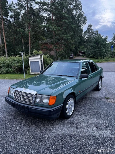 Mercedes-Benz 250 1988, photo 1/19