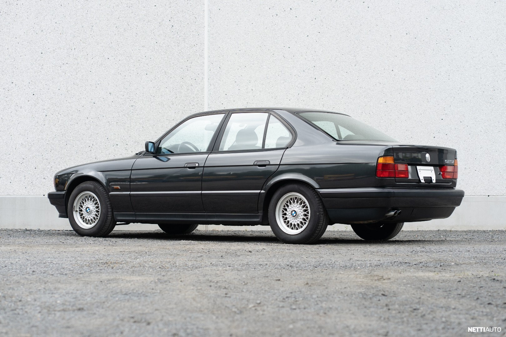BMW 525