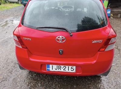 Toyota Yaris 2010, photo 3/5
