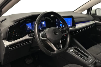 Volkswagen Golf 2022, photo 6/10