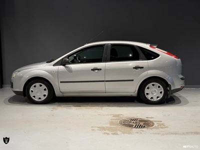 Ford Focus 1,6 100hv Trend M5 5-ov 2005, photo 4/21